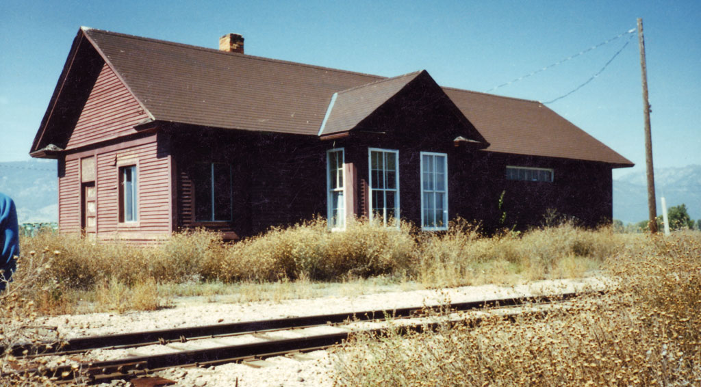 Original Victor Montana Train Depot